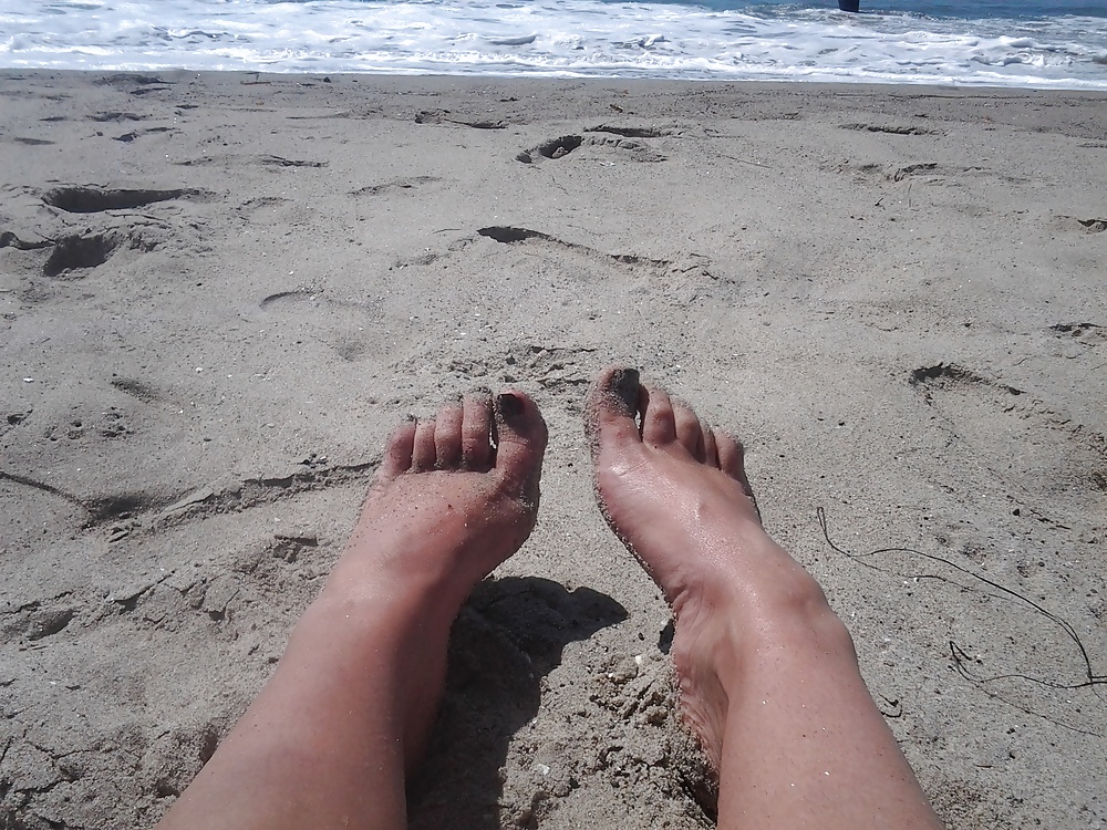 Mes petits pieds 
 #24679363