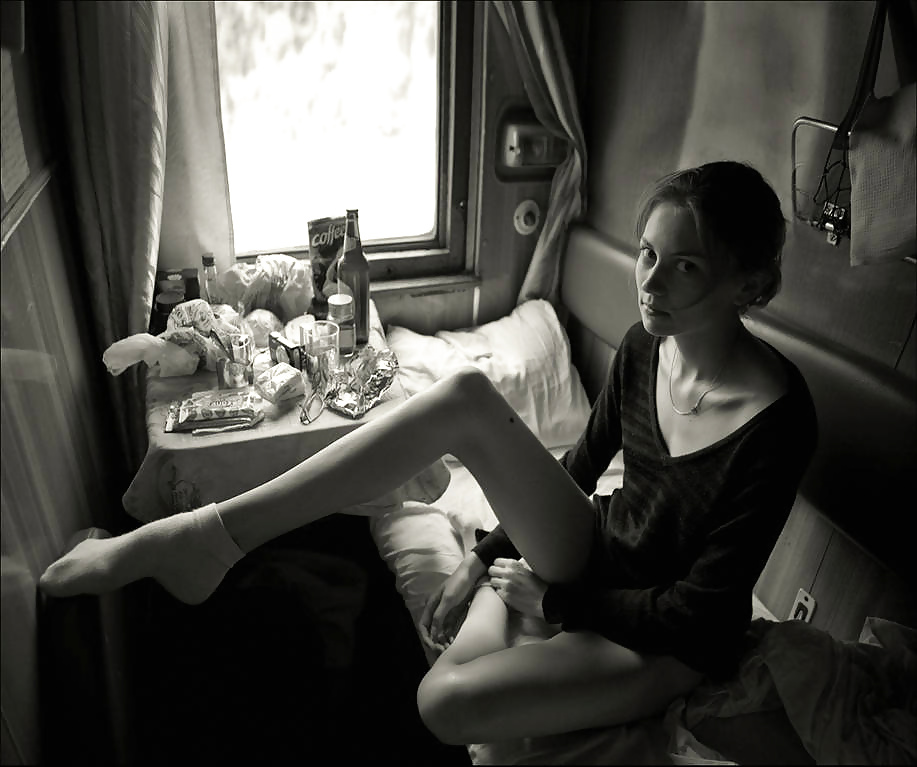 Chicas, tren, tranvía, metro 1
 #30905380