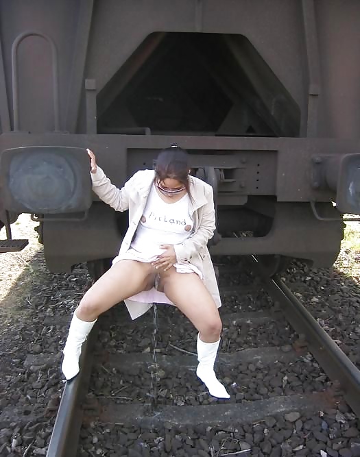 Chicas, tren, tranvía, metro 1
 #30905417