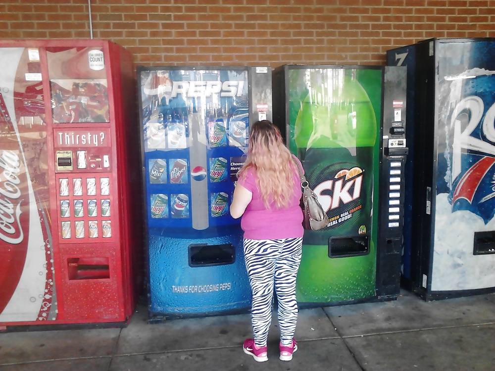 Yo chupando bbc y mirando caliente en mi ropa 
 #31929493