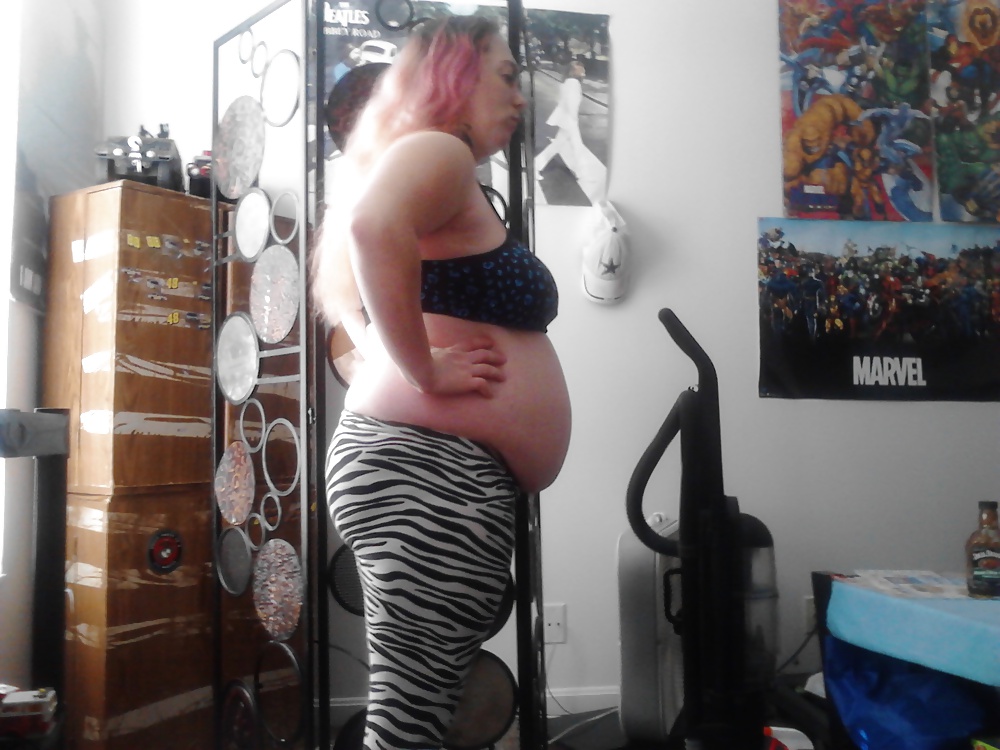 Yo chupando bbc y mirando caliente en mi ropa 
 #31929523