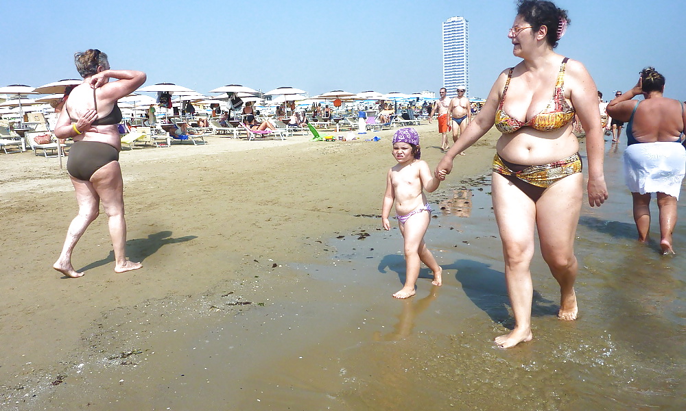 Sexy Grannies on the beach! Amateur SpyCam! #31829350