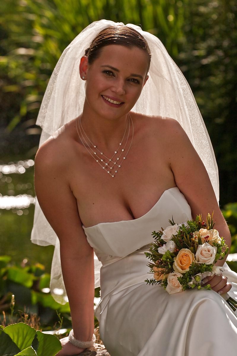 Bridal Cleavage and Downblouse #34712010