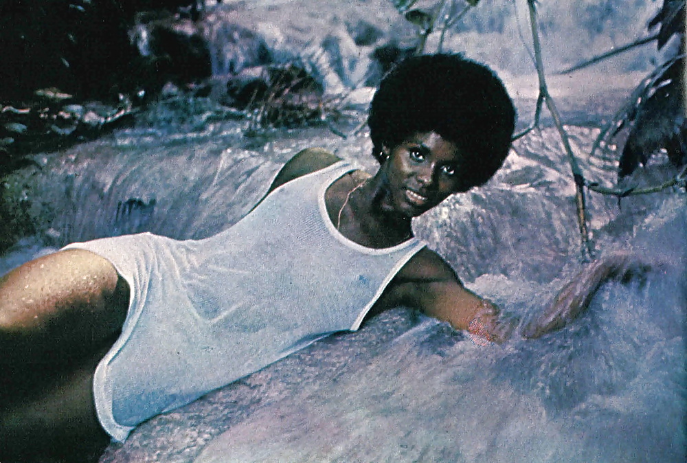 Bond girl - gloria hendry
 #32770598