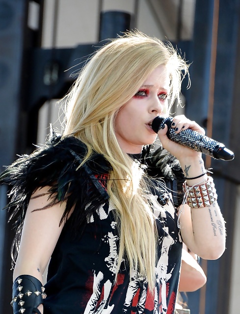 Avril lavigne 5
 #30696498