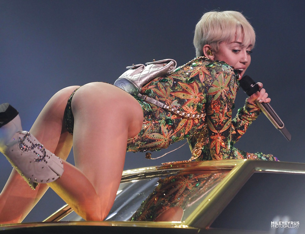Miley cyrus fucking hot
 #30563991