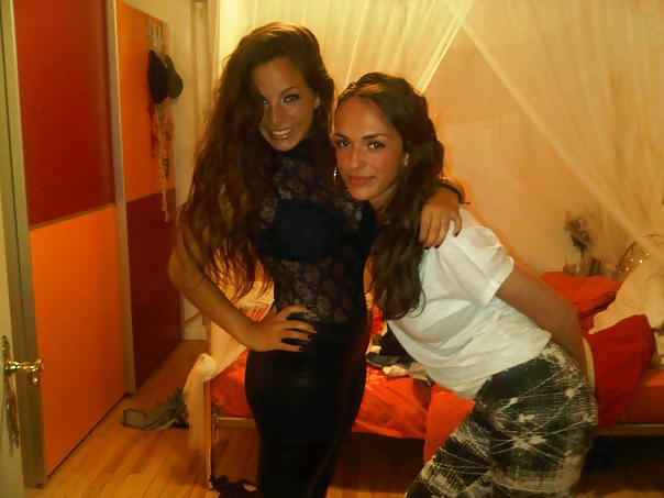 No desnuda pero definitivamente caliente
 #37646936