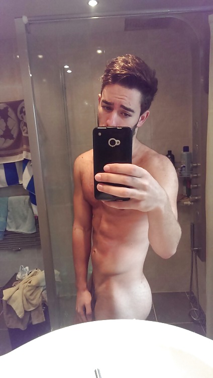 Selfies de hombres calientes 
 #39139202