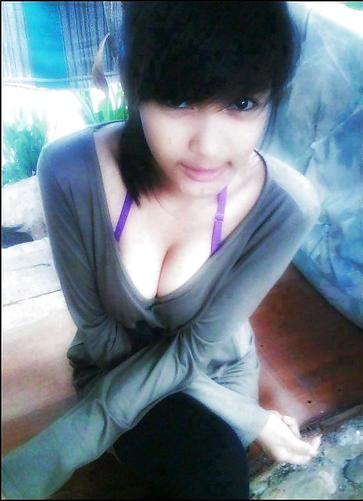 Yuli sulistia
 #28073856