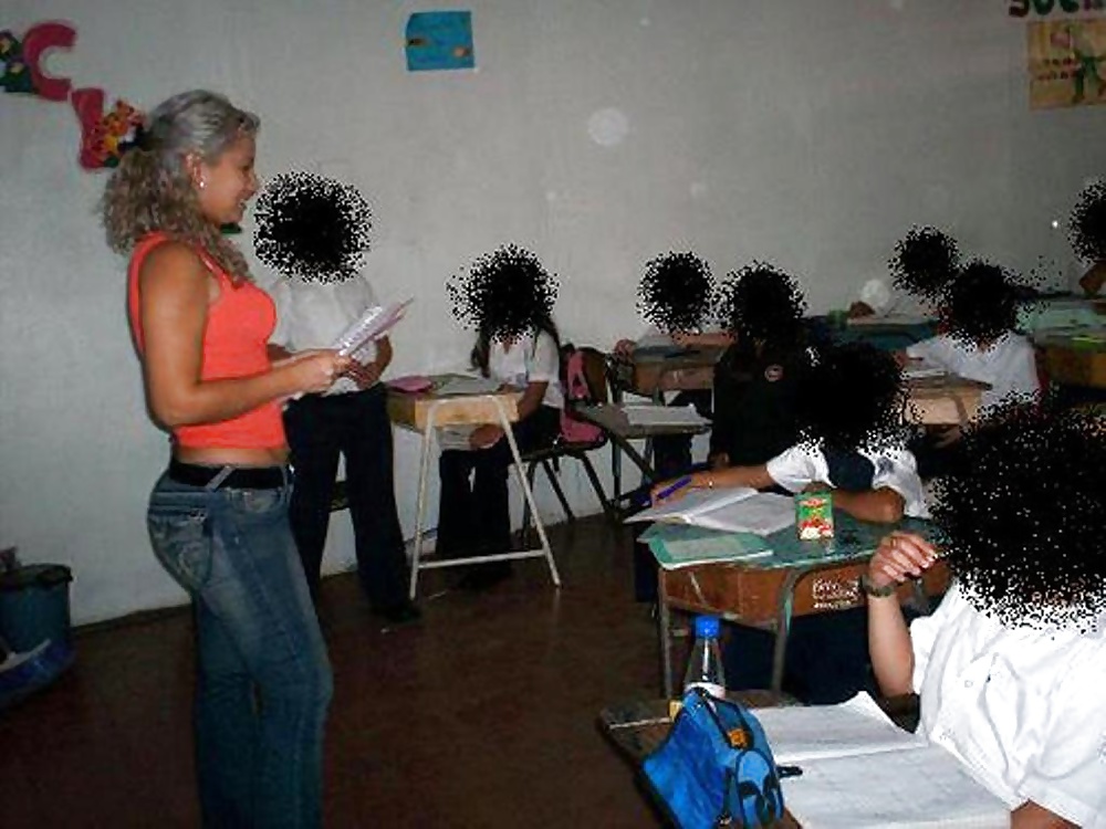 Maestra de kinder mexicana
 #39100796