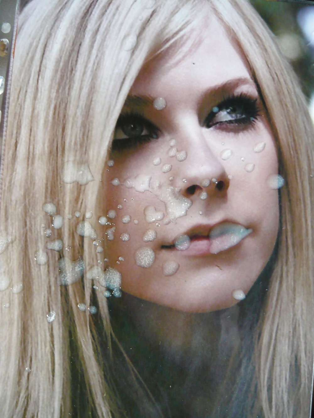 Cum on Avril Lavigne #35011143