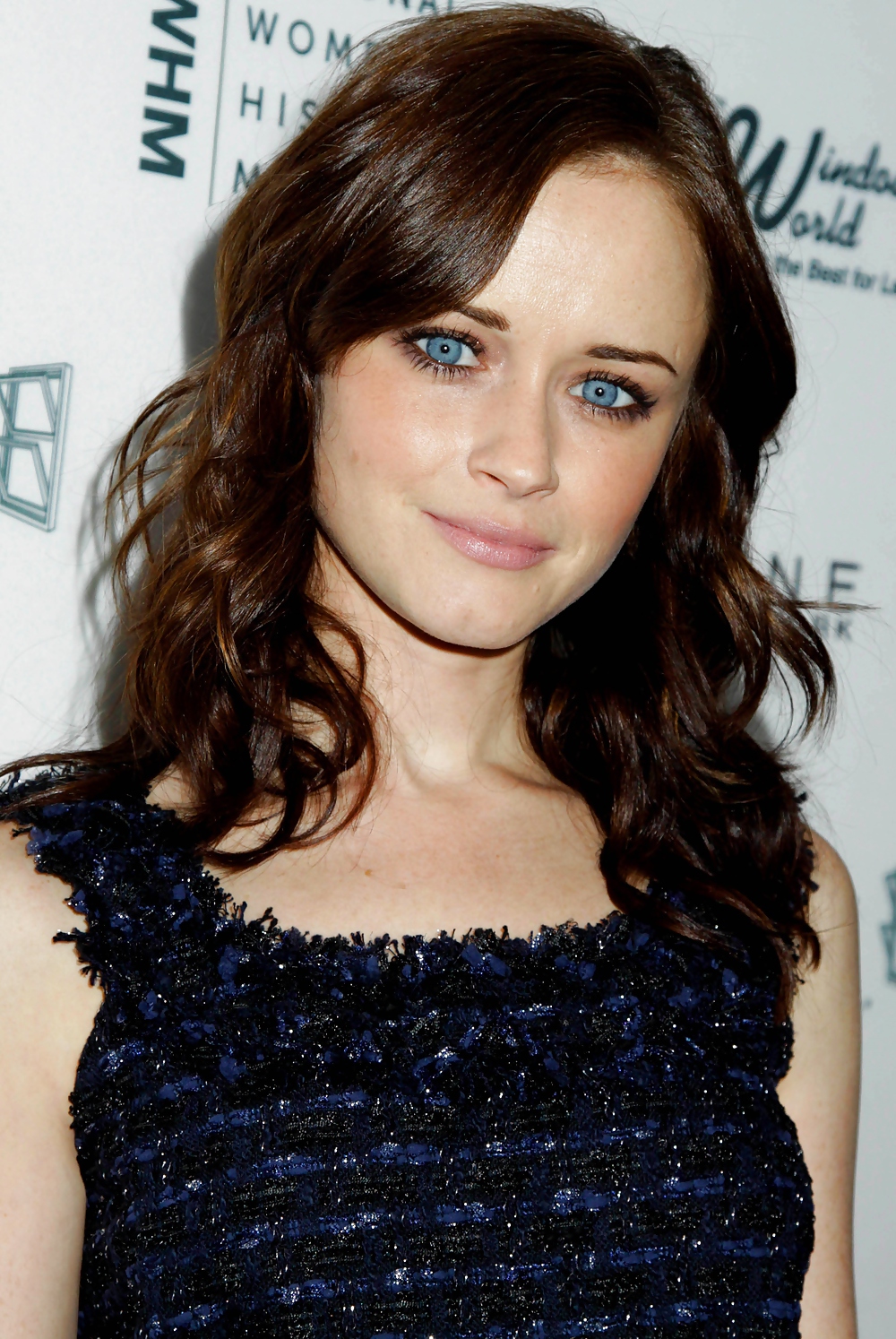 Alexis bledel
 #24049447