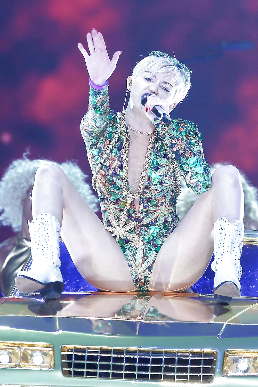 Miley Cyrus - Putain Serré Sur Scène #34736405
