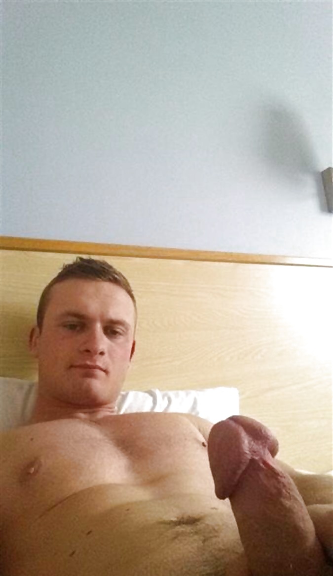 Amigos que me mandan fotos.
 #29534972