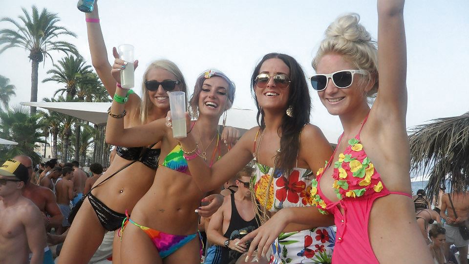 Sluts on holiday in Ibiza #26497301