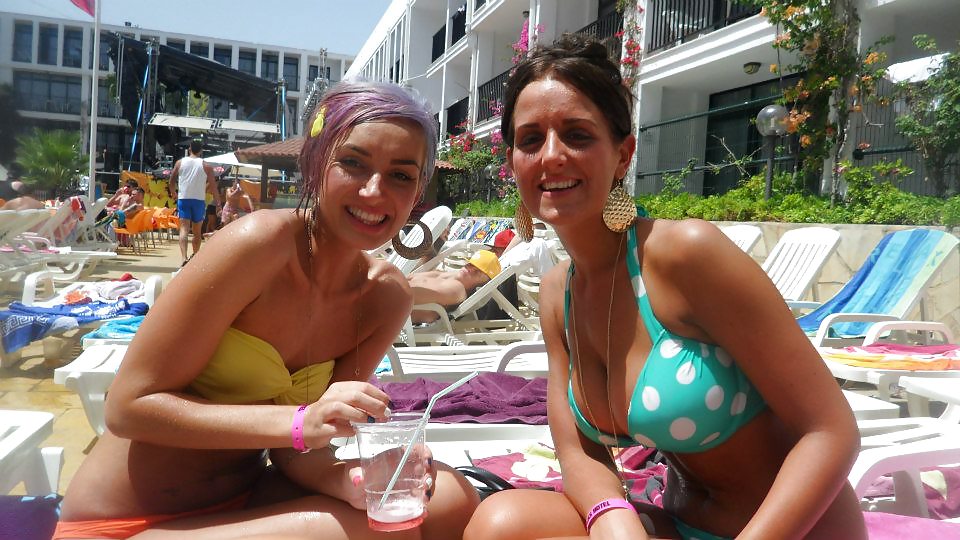 Sluts on holiday in Ibiza #26497317