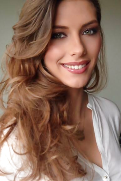 Camille cerf : miss francia 2015 per miss universo
 #40956916