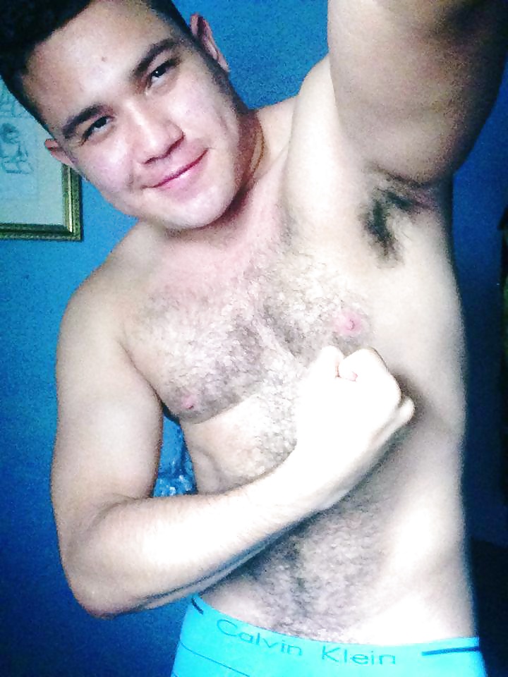 グアポ
 #32084797