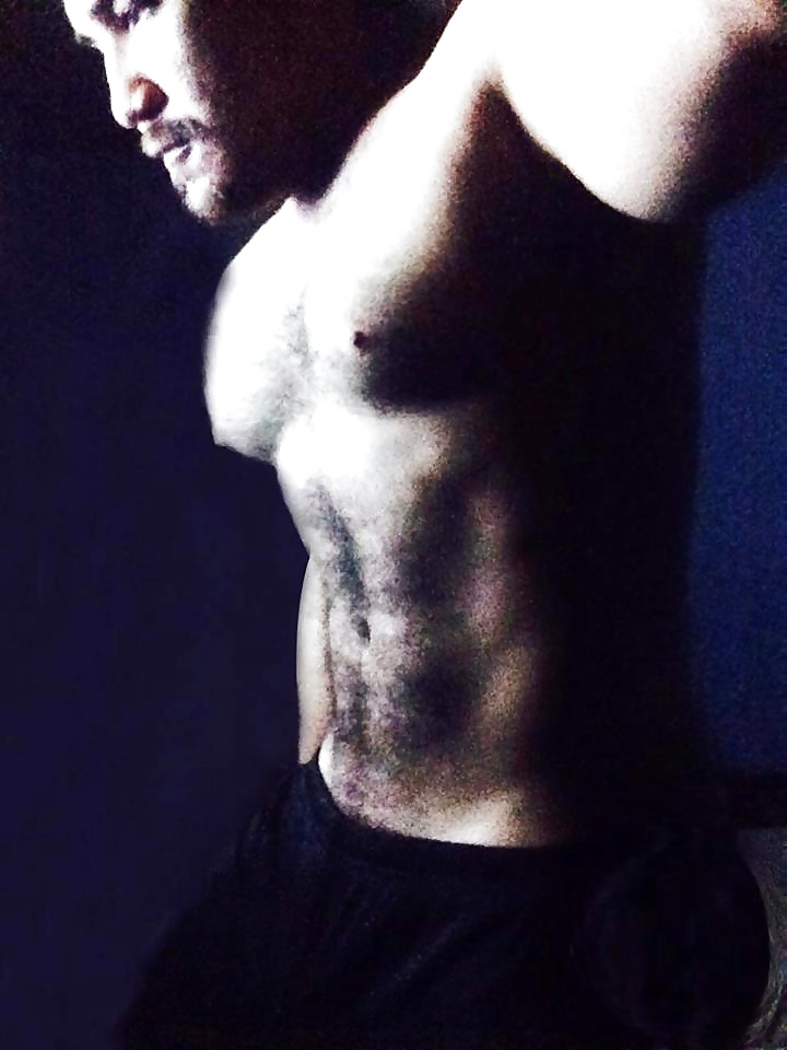 グアポ
 #32084816