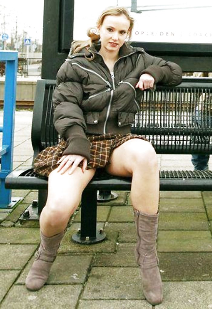 Junge Teengirl In Einem Zug In Netherland #35767472