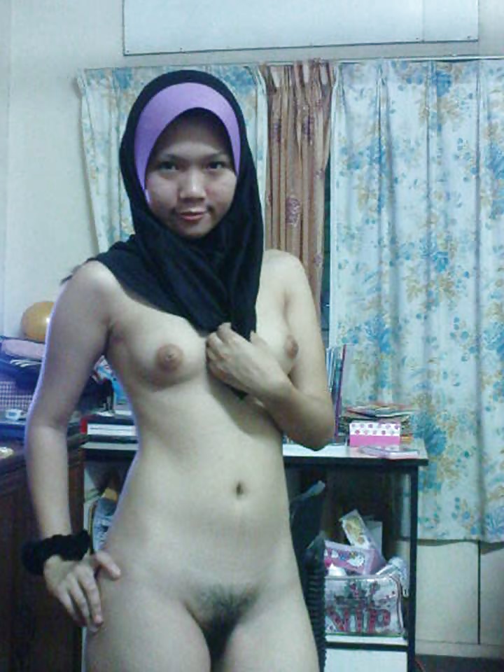 Große Brüste Malay Schal Posiert Nackt #32322920