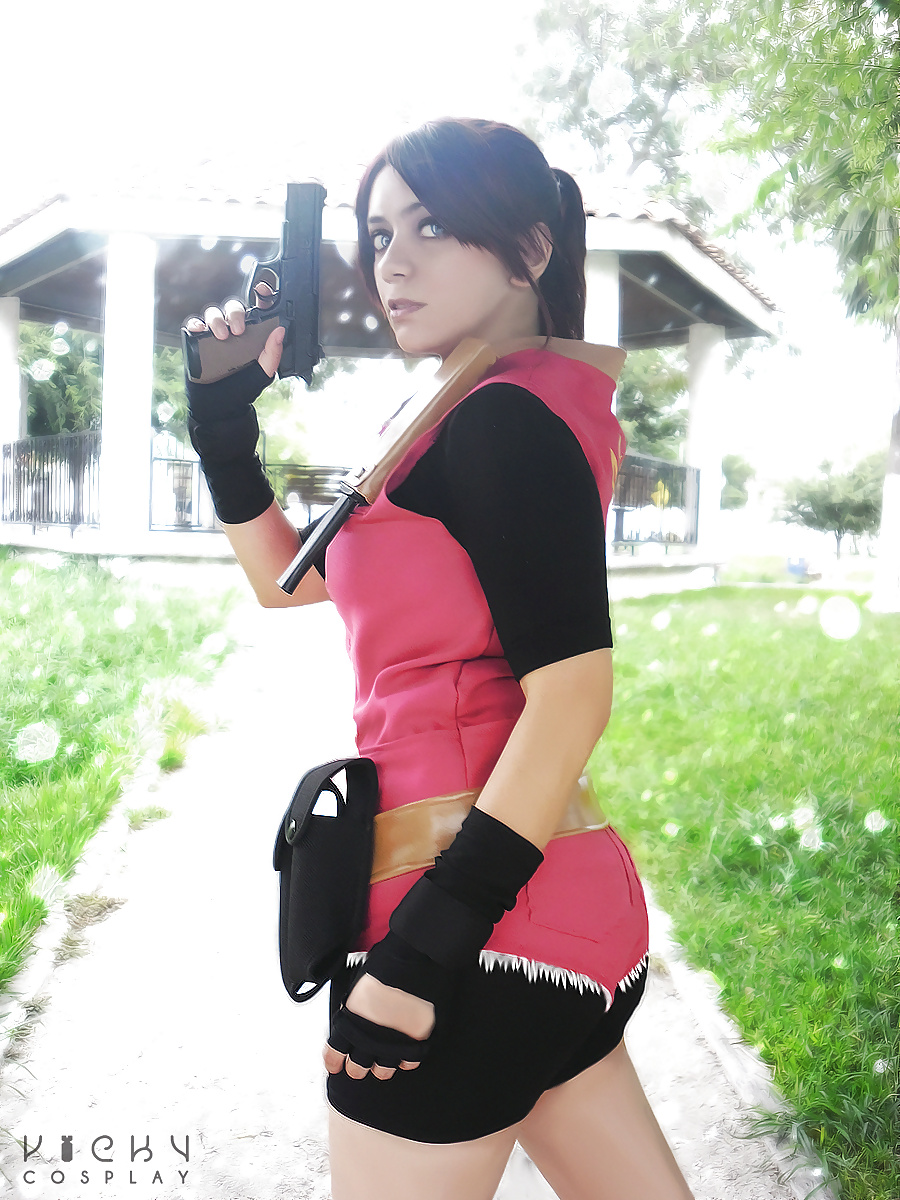 Claire Redfield Cosplay Vicky Martinez #27566411