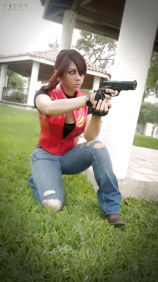 Claire Redfield Cosplay Vicky Martinez #27566480