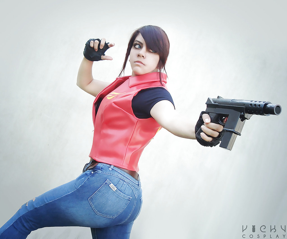 Claire Redfield Cosplay Vicky Martinez #27566569