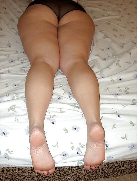 WIFE'S FEET Soles sucking toes socks painted toenails MILF #29546175