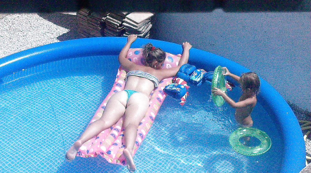 Ma voisine !!! la photo !!!!!!!
 #23321462