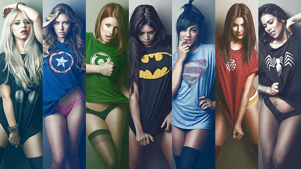 熱いスーパーヒーローの女性グループ
 #30683779