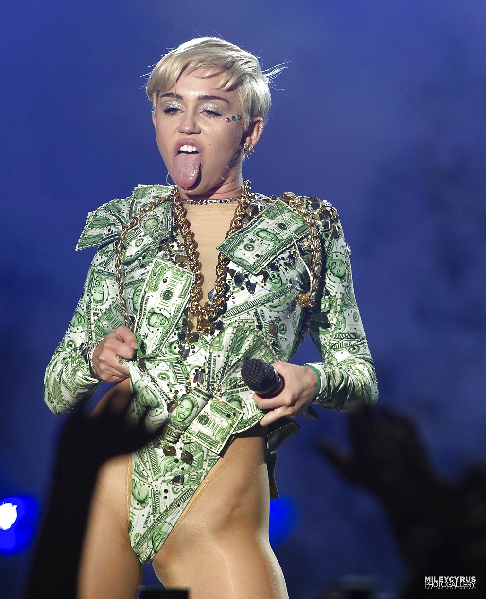Haarige Miley #30516763