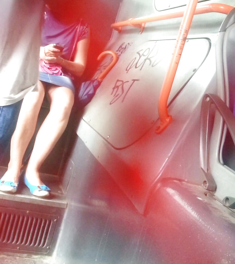 Espiar a viejos + jóvenes en autobús y tranvía rumano
 #28754959