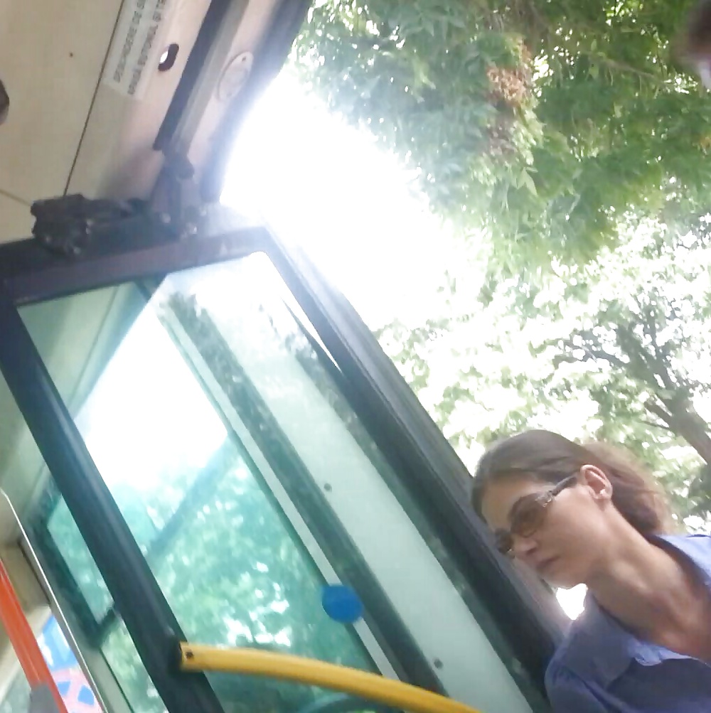 Espiar a viejos + jóvenes en autobús y tranvía rumano
 #28754967