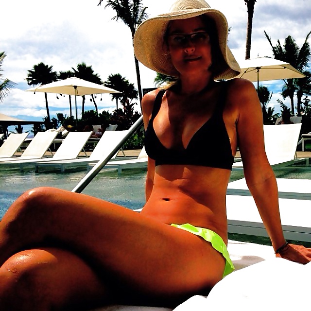 Sharon  Case in a bikini recent photos #28062000