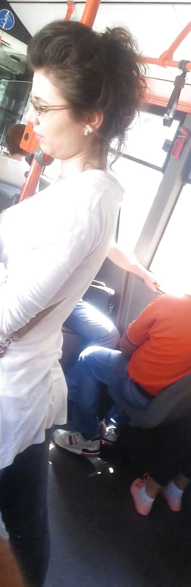 Spy viejo + joven en bus rumano
 #34239635