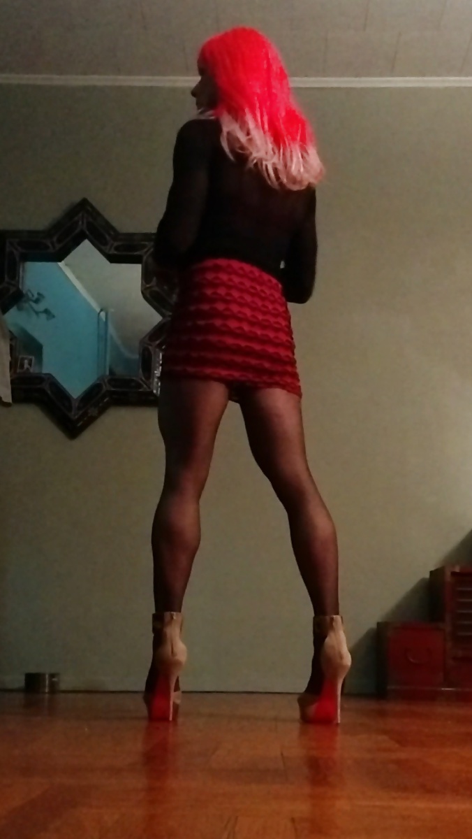 Kitti Cross in my pink ruffle skirt #39295857