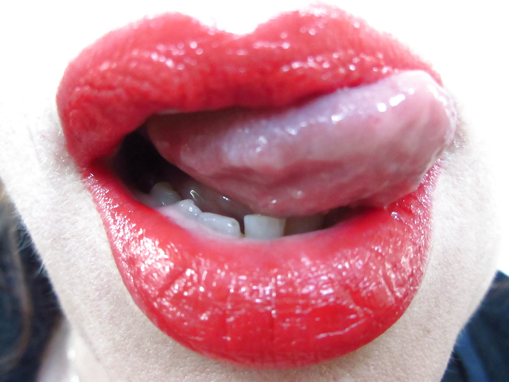 Grandes Lèvres Rouges Sur Ma Bite #36424256