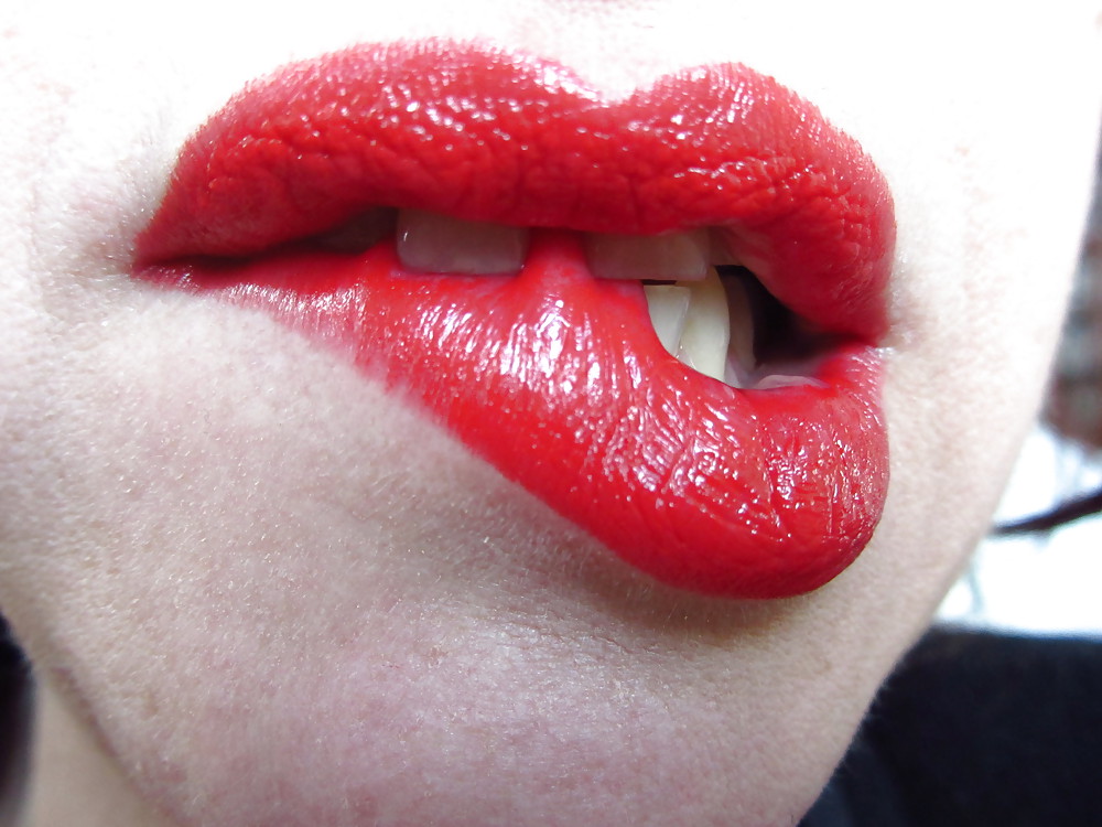 Grandes Lèvres Rouges Sur Ma Bite #36424258
