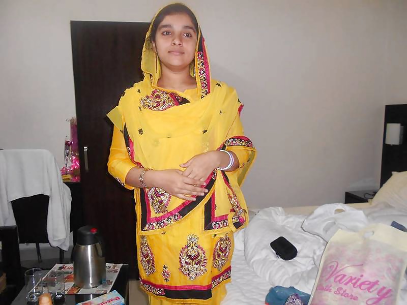 Desi nude muslim cpl from lucknow  #31627364