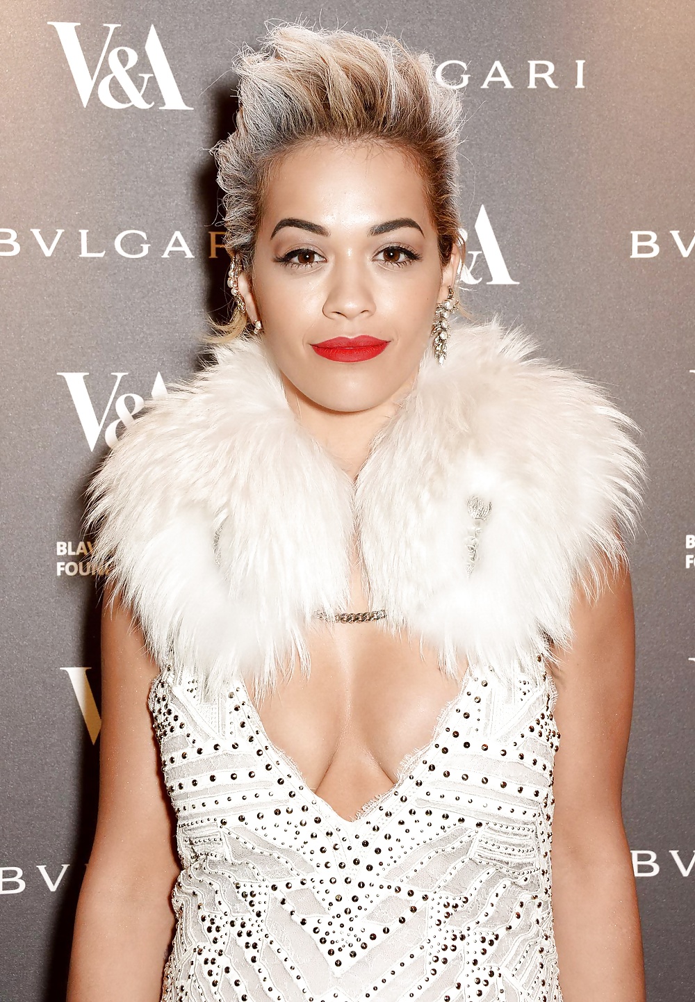 Rita ora
 #28477876