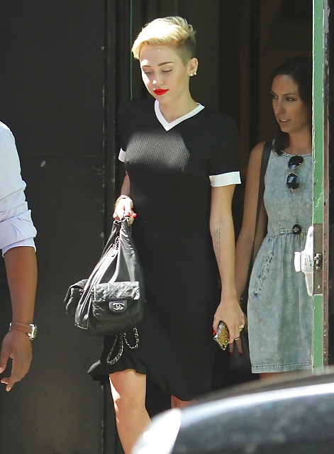 I capezzoli di miley
 #37623433