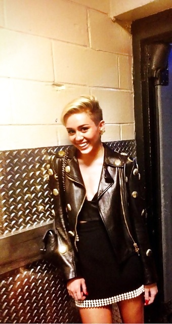 I capezzoli di miley
 #37623487