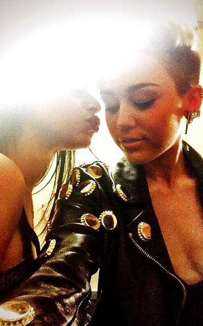 I capezzoli di miley
 #37623491