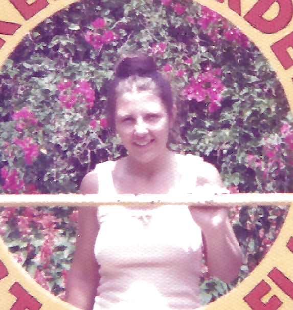 Kathy adolescente
 #32697937