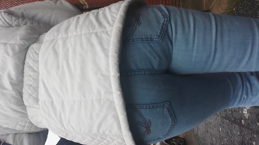 Gehen Jeans MILF Ass #26907202