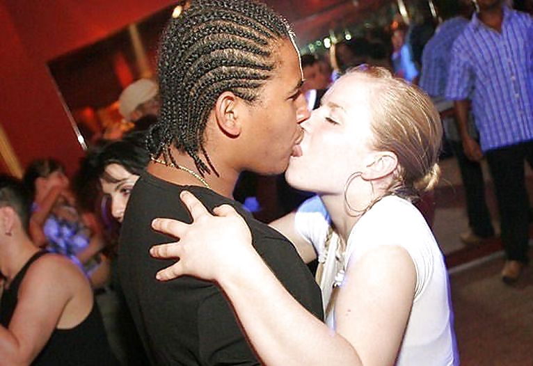 Interracial Kissing #2 #33904081