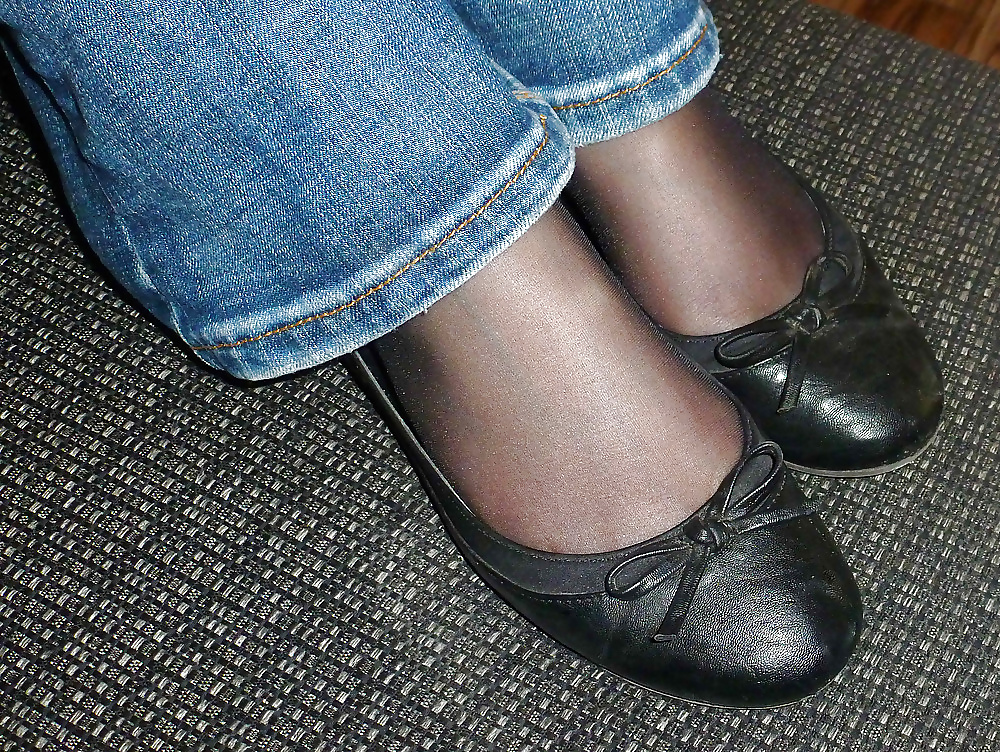 パンストの女性の靴とフラットシューズ 
 #30011720