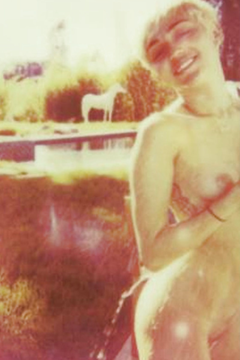 Miley cyrus bangers fotos para v mag
 #40762654