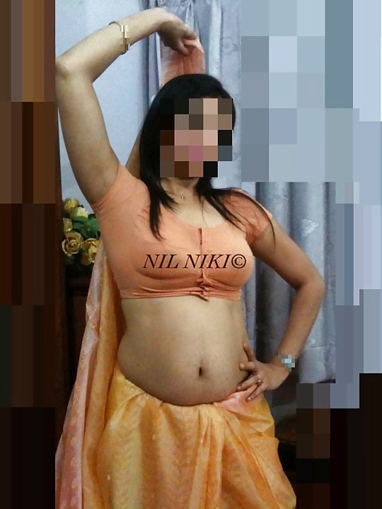 Indische Frau Nikki Barbets #30607967